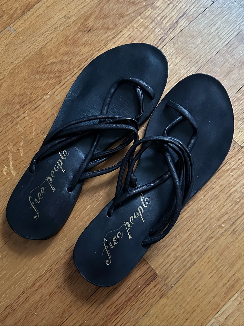 Free people sandal thong flats